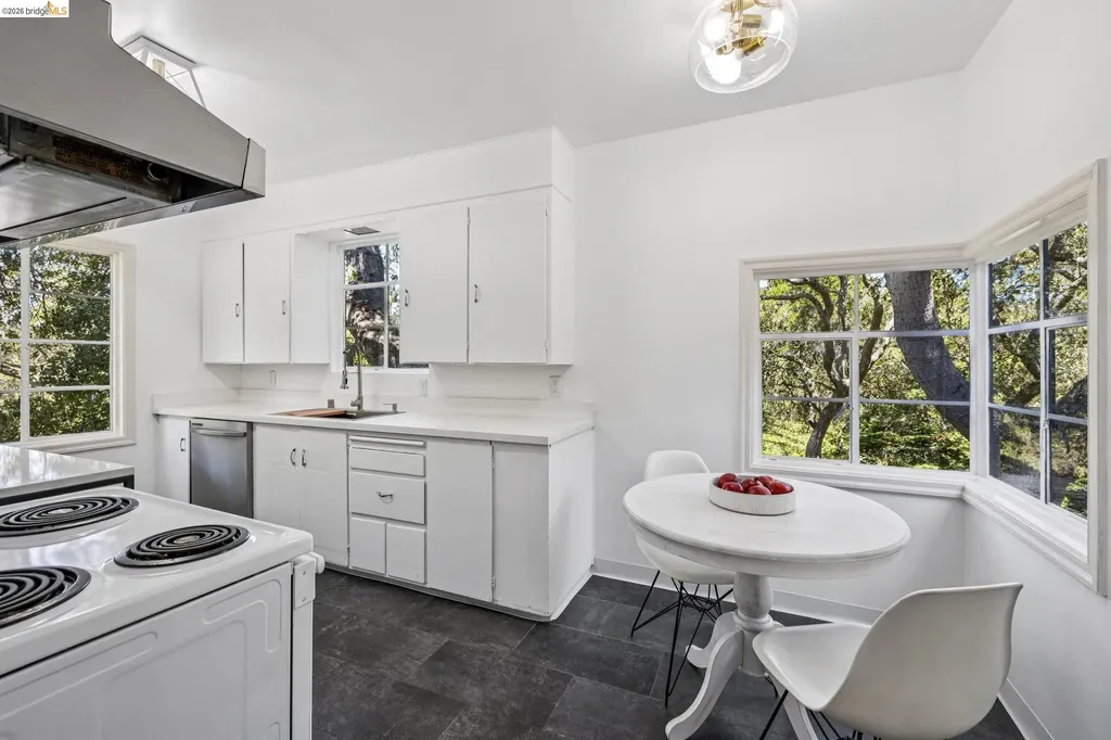 2380 Leimert Boulevard Oakland CA 94602