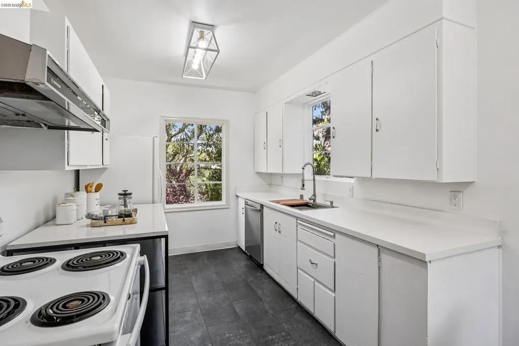 2380 Leimert Boulevard Oakland CA 94602