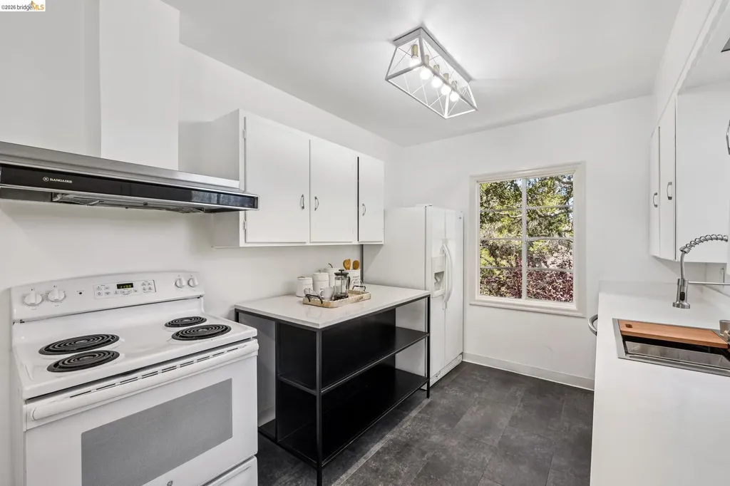 2380 Leimert Boulevard Oakland CA 94602