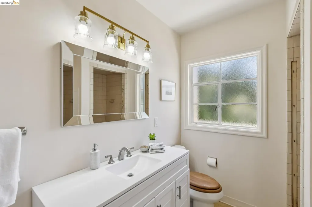 2380 Leimert Boulevard Oakland CA 94602