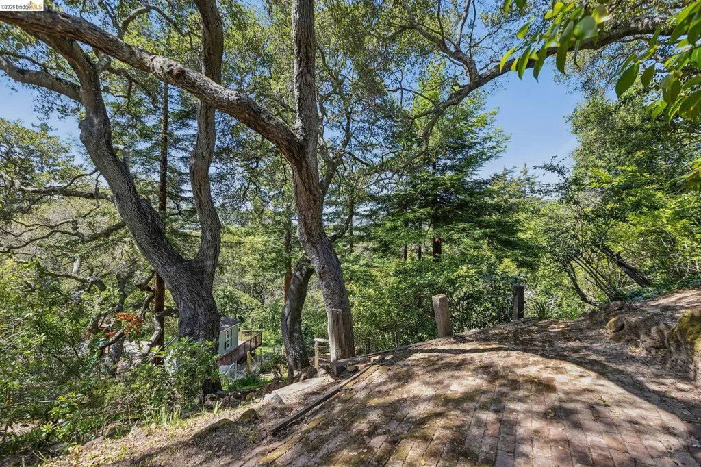 2380 Leimert Boulevard Oakland CA 94602