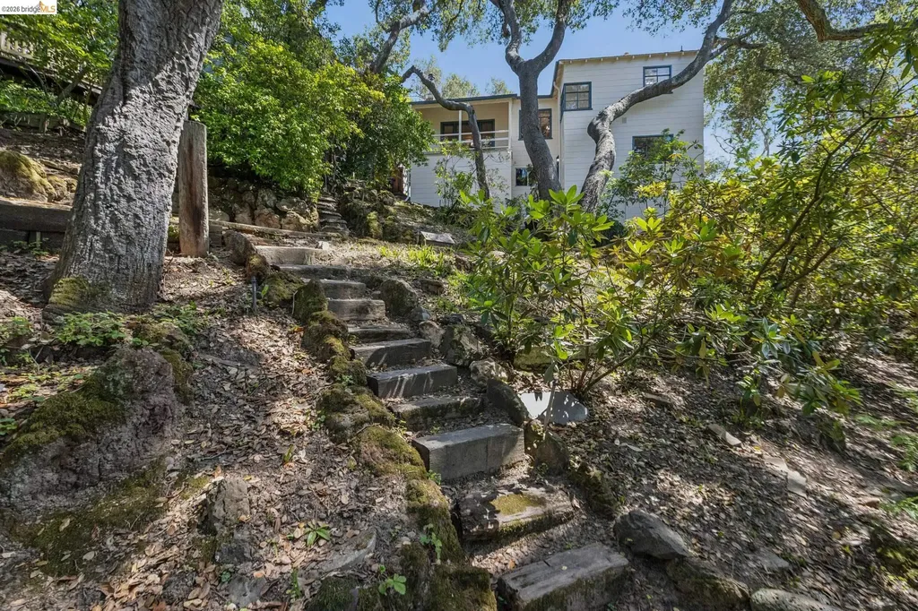 2380 Leimert Boulevard Oakland CA 94602