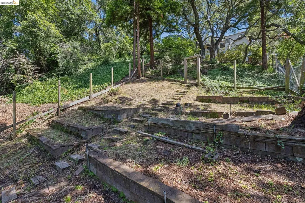 2380 Leimert Boulevard Oakland CA 94602