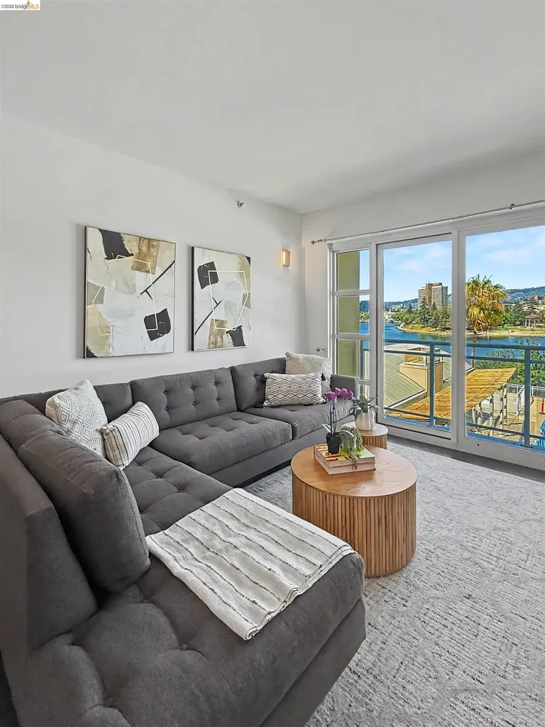 1 Lakeside Drive Oakland CA 94612