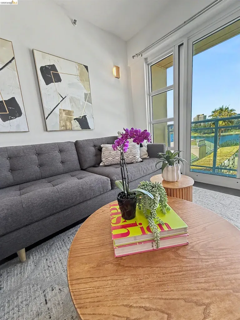 1 Lakeside Drive Oakland CA 94612