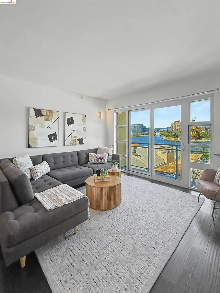 1 Lakeside Drive Oakland CA 94612