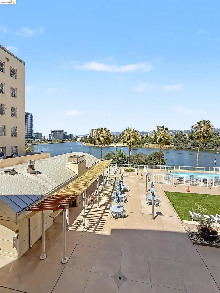 1 Lakeside Drive Oakland CA 94612