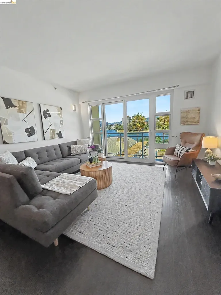 1 Lakeside Drive Oakland CA 94612