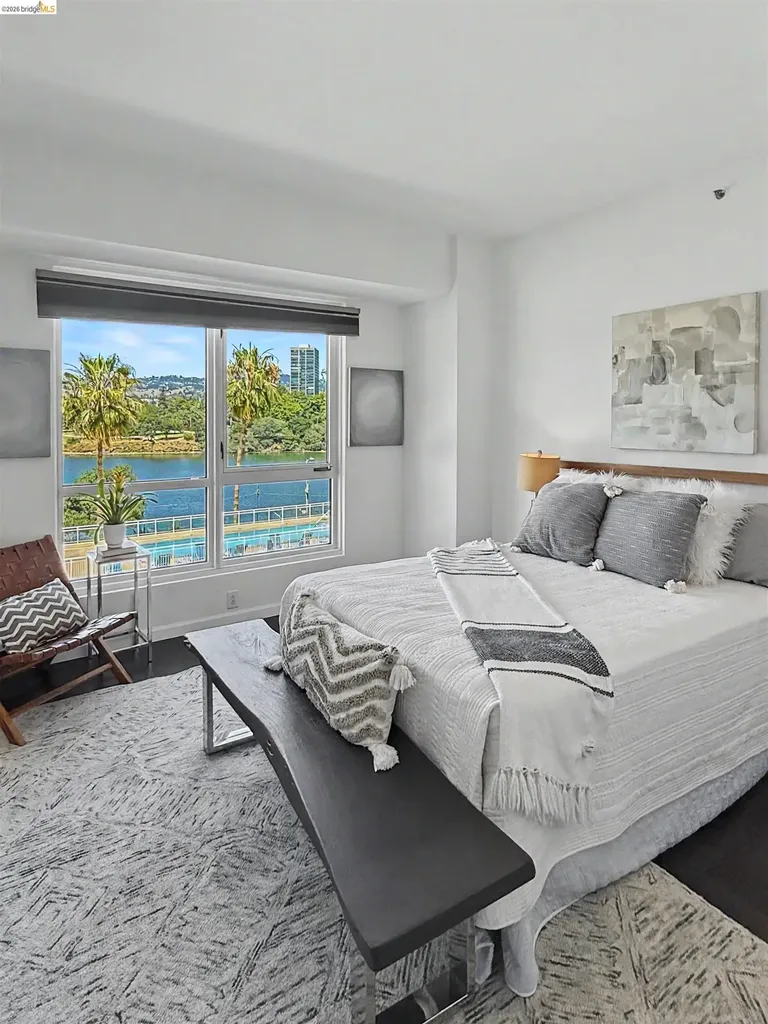 1 Lakeside Drive Oakland CA 94612
