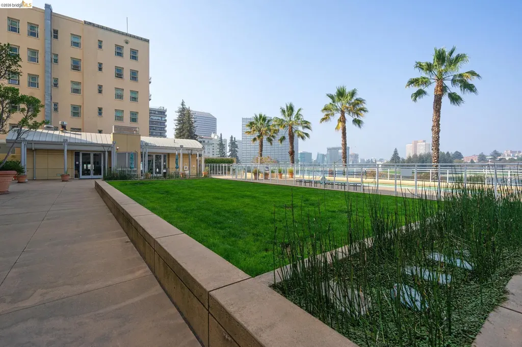 1 Lakeside Drive Oakland CA 94612