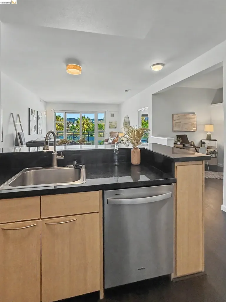 1 Lakeside Drive Oakland CA 94612
