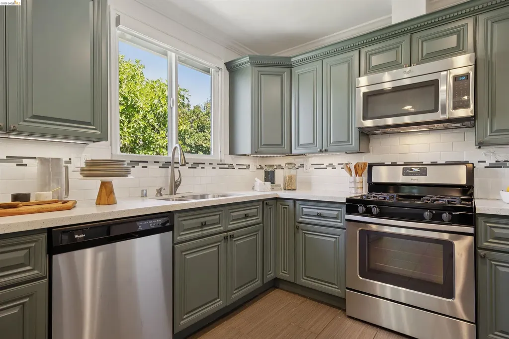 2420 Carmel Street Oakland CA 94602