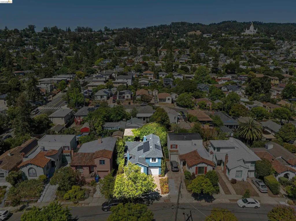 2420 Carmel Street Oakland CA 94602