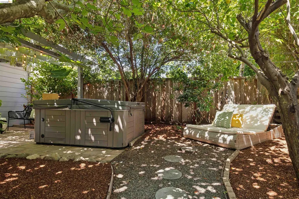 2420 Carmel Street Oakland CA 94602