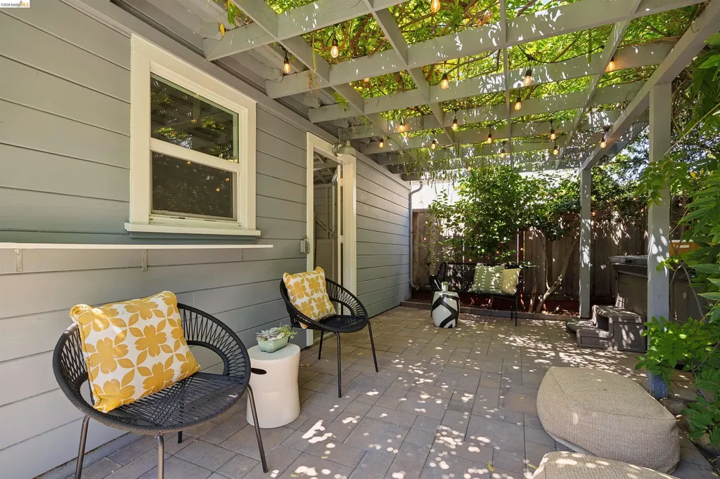 2420 Carmel Street Oakland CA 94602