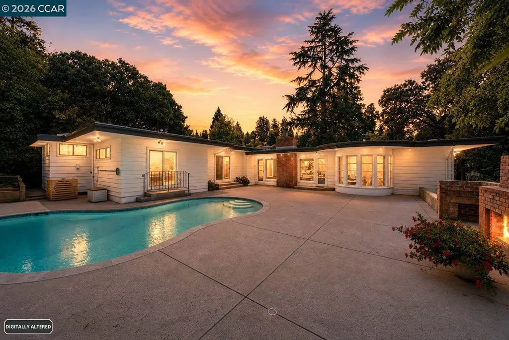 5828 Moraga Avenue Oakland CA 94611