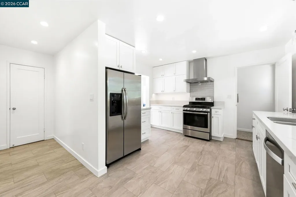 5828 Moraga Avenue Oakland CA 94611