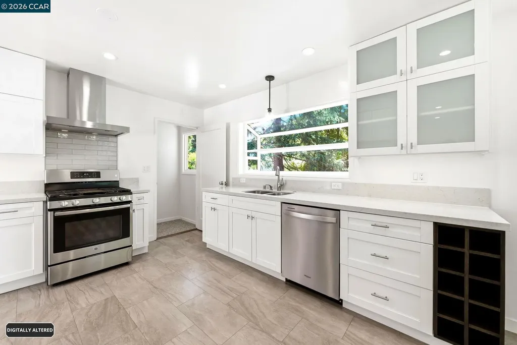 5828 Moraga Avenue Oakland CA 94611