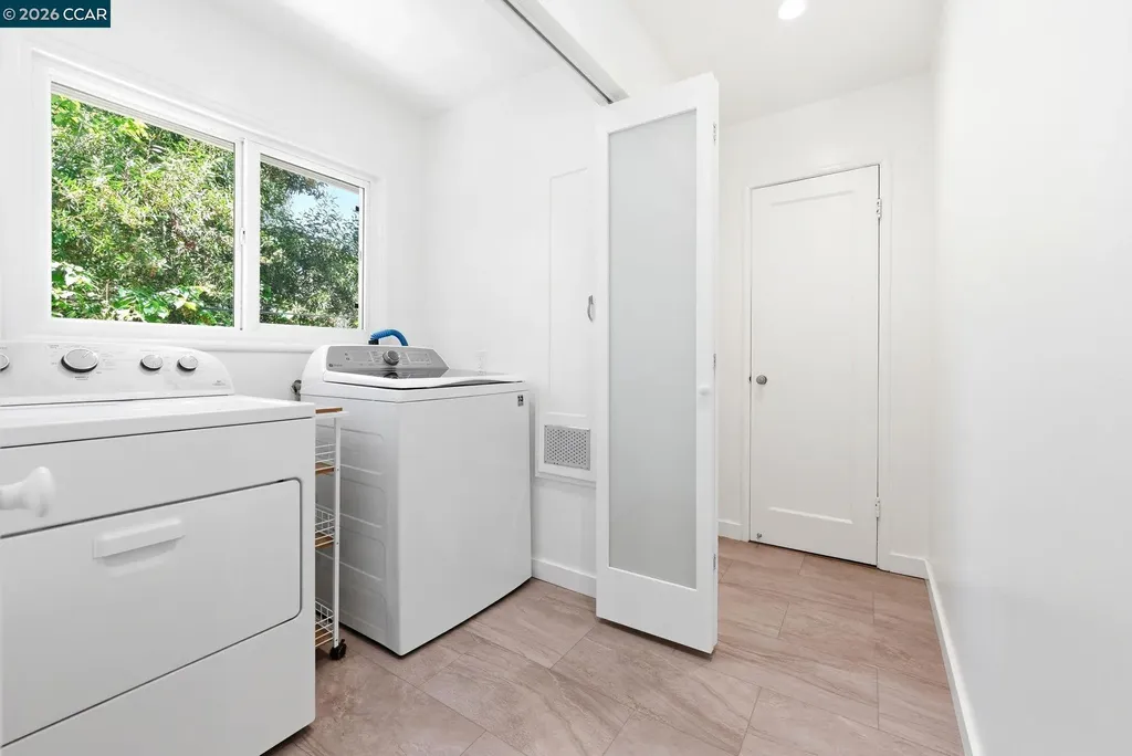 5828 Moraga Avenue Oakland CA 94611