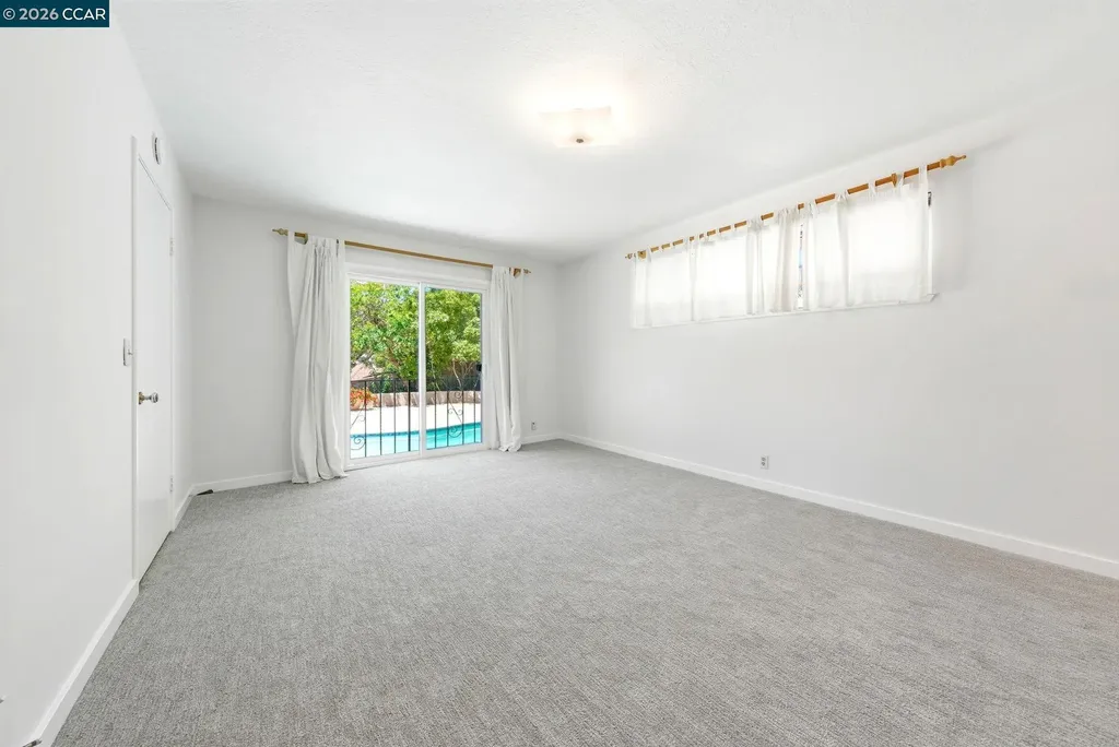 5828 Moraga Avenue Oakland CA 94611
