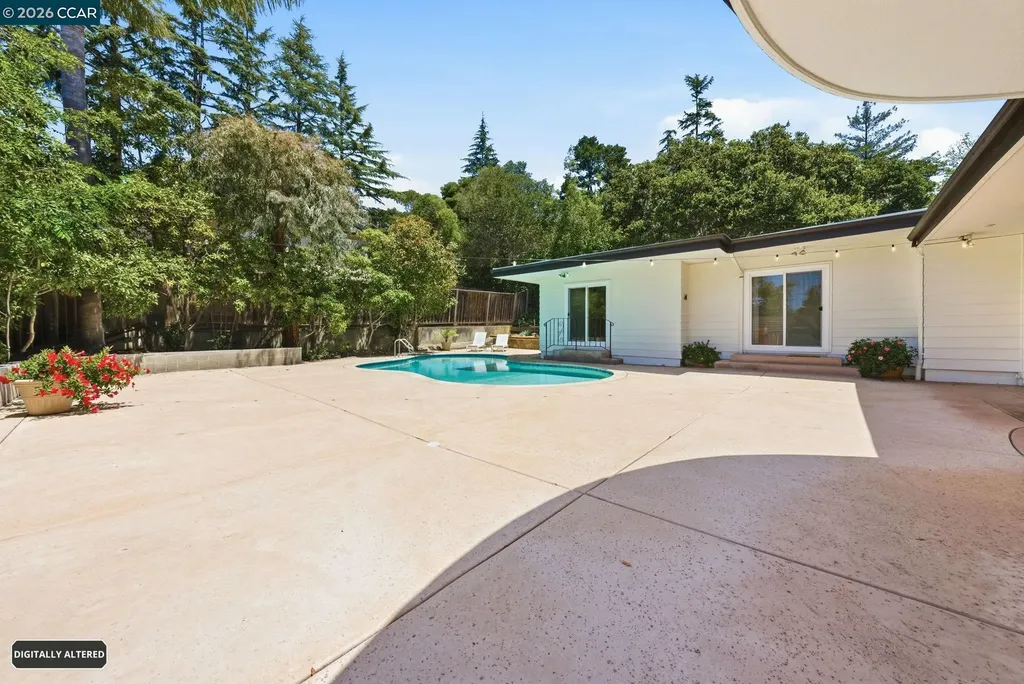 5828 Moraga Avenue Oakland CA 94611