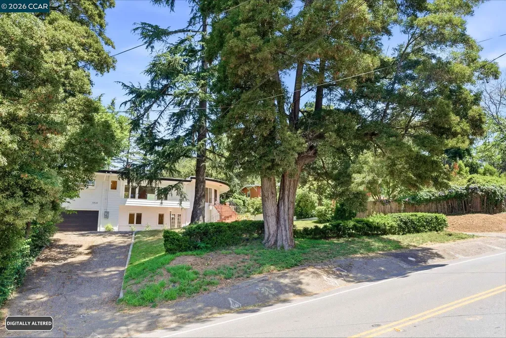 5828 Moraga Avenue Oakland CA 94611