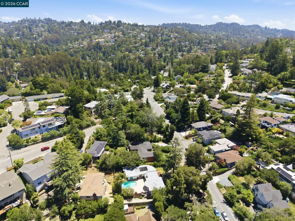 5828 Moraga Avenue Oakland CA 94611