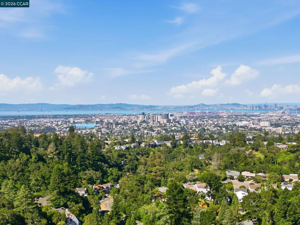 5828 Moraga Avenue Oakland CA 94611