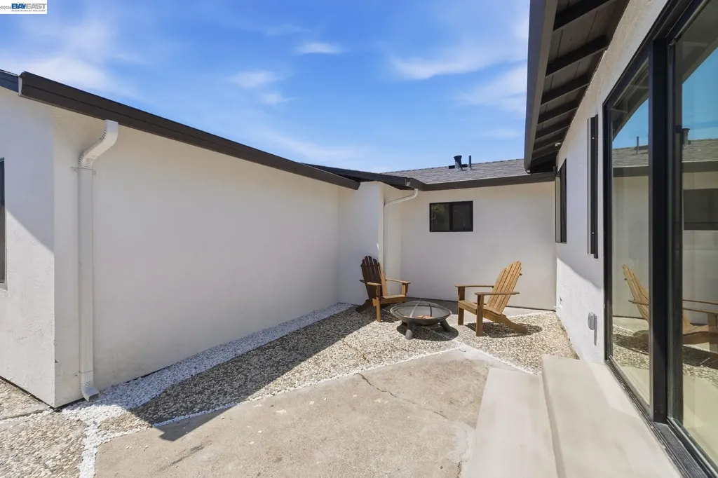 4683 De Silva Street Fremont CA 94538