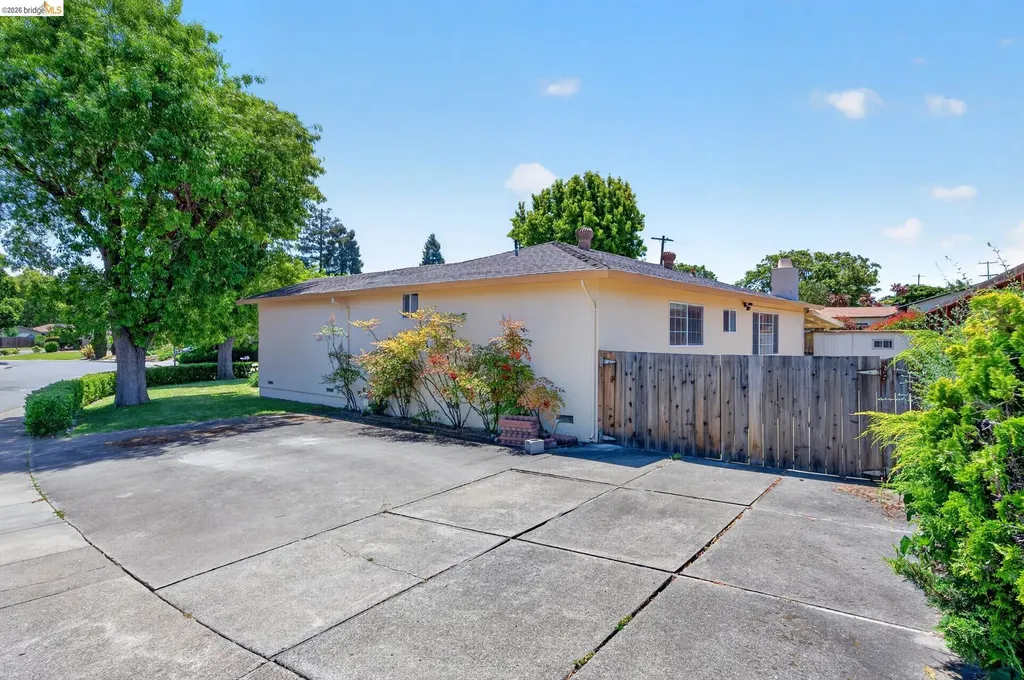 3 Bergwall Way Vallejo CA 94591