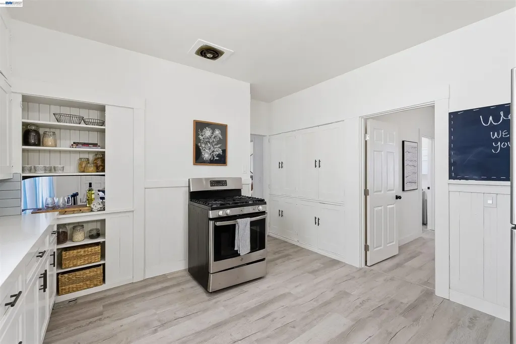 2049 Rutherford Street Oakland CA 94601
