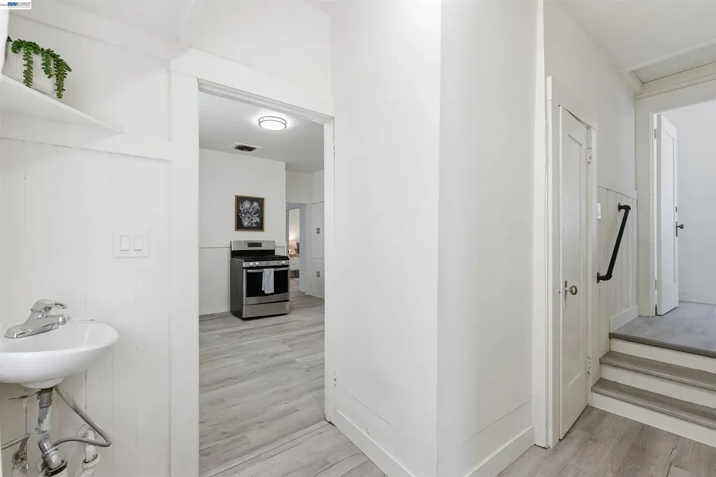 2049 Rutherford Street Oakland CA 94601