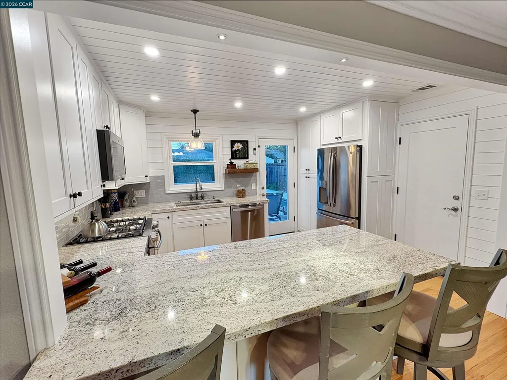 2731 Bonifacio Street Concord CA 94519