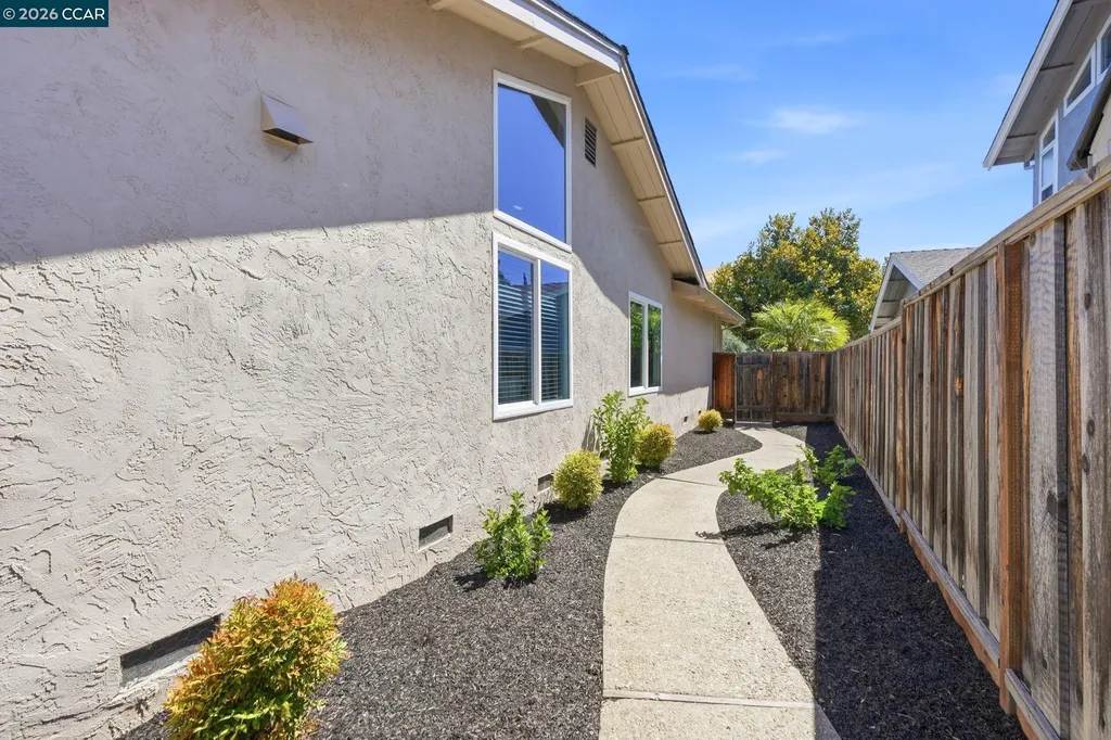 723 Navaronne Way Concord CA 94518