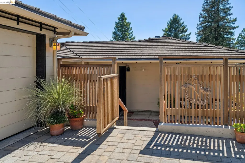 Berkeley CA, 98 Fairlawn Drive
