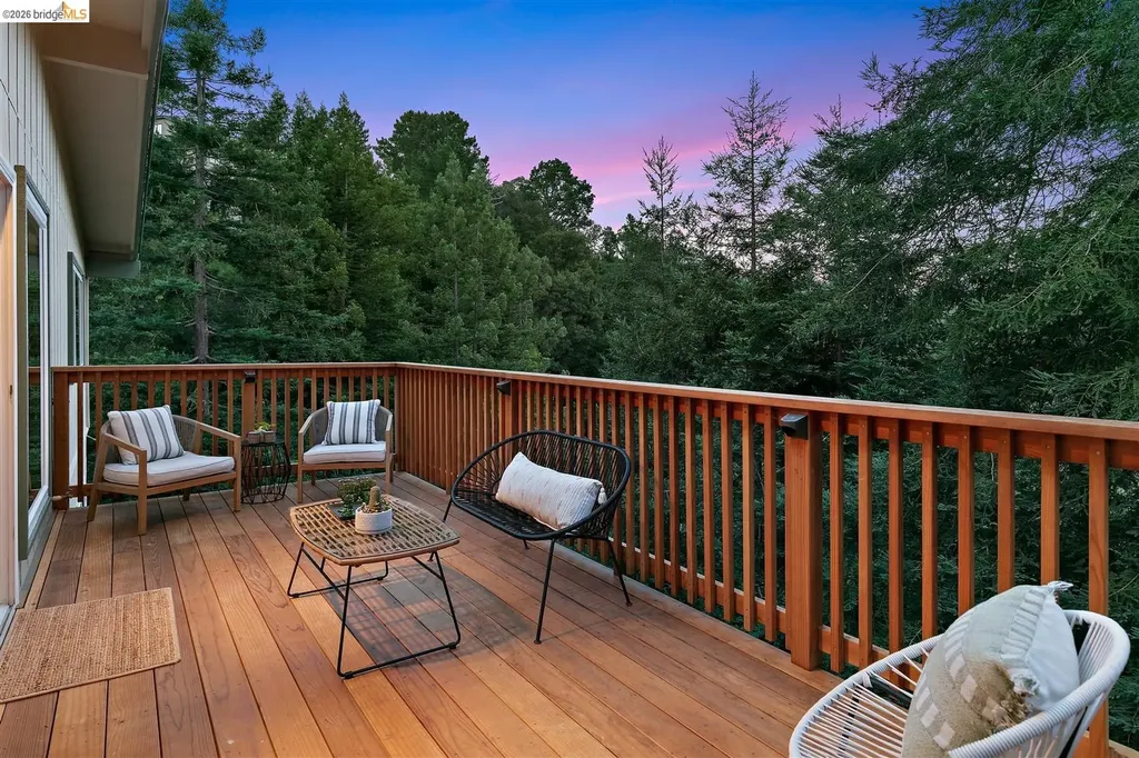 38 Drake Lane Oakland CA 94611