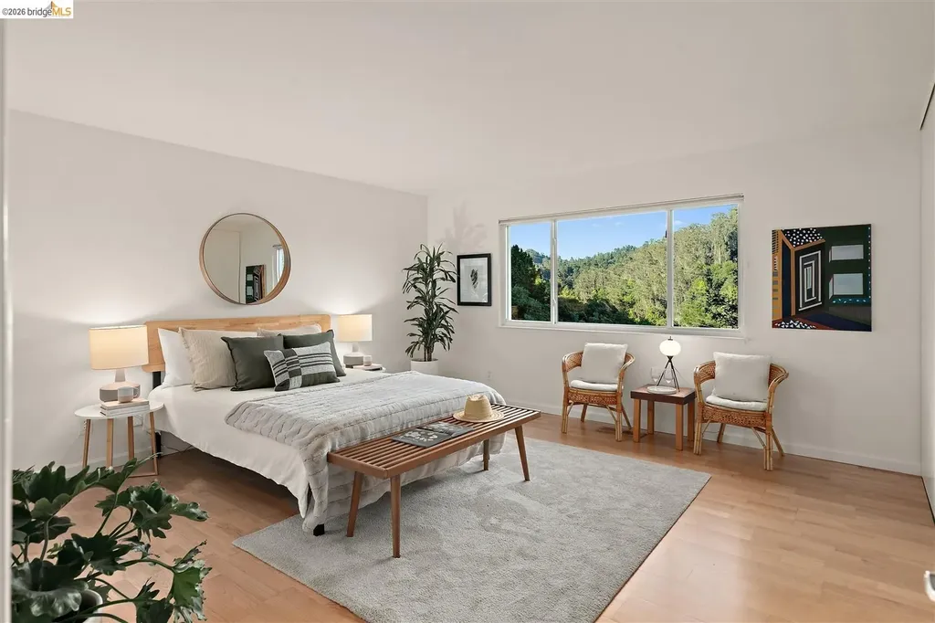 38 Drake Lane Oakland CA 94611
