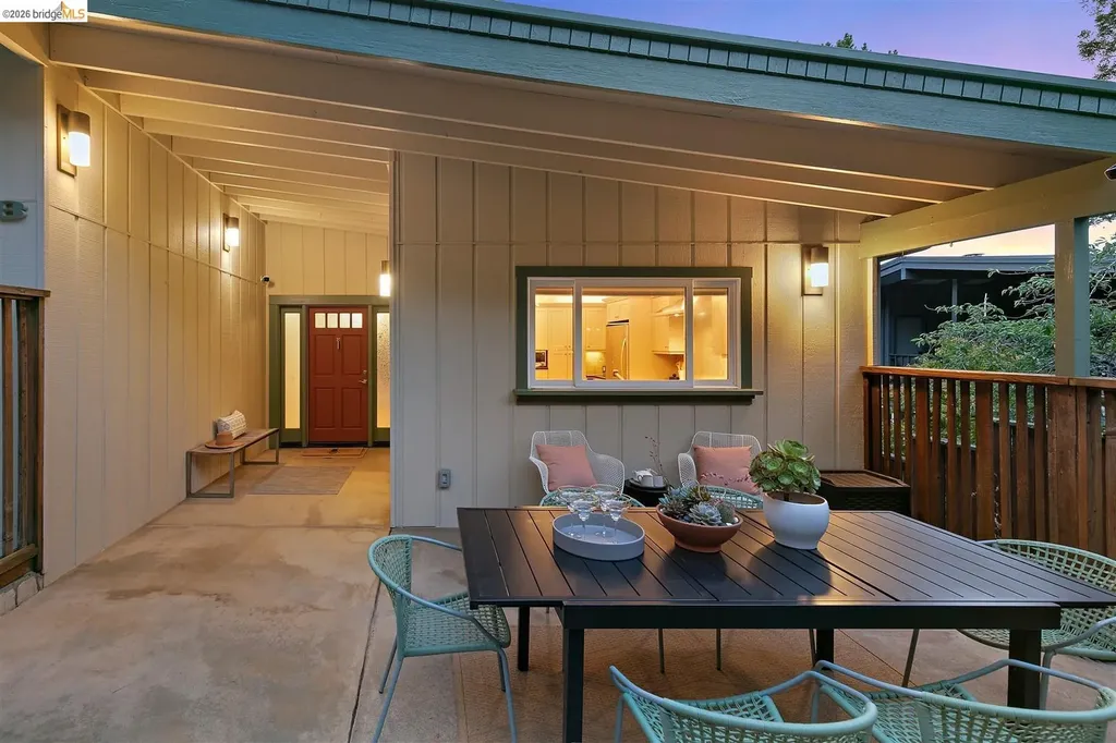 38 Drake Lane Oakland CA 94611