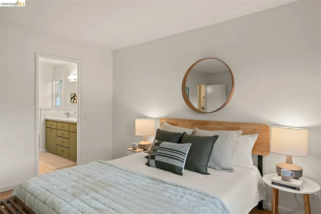 38 Drake Lane Oakland CA 94611