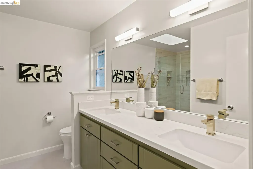 38 Drake Lane Oakland CA 94611