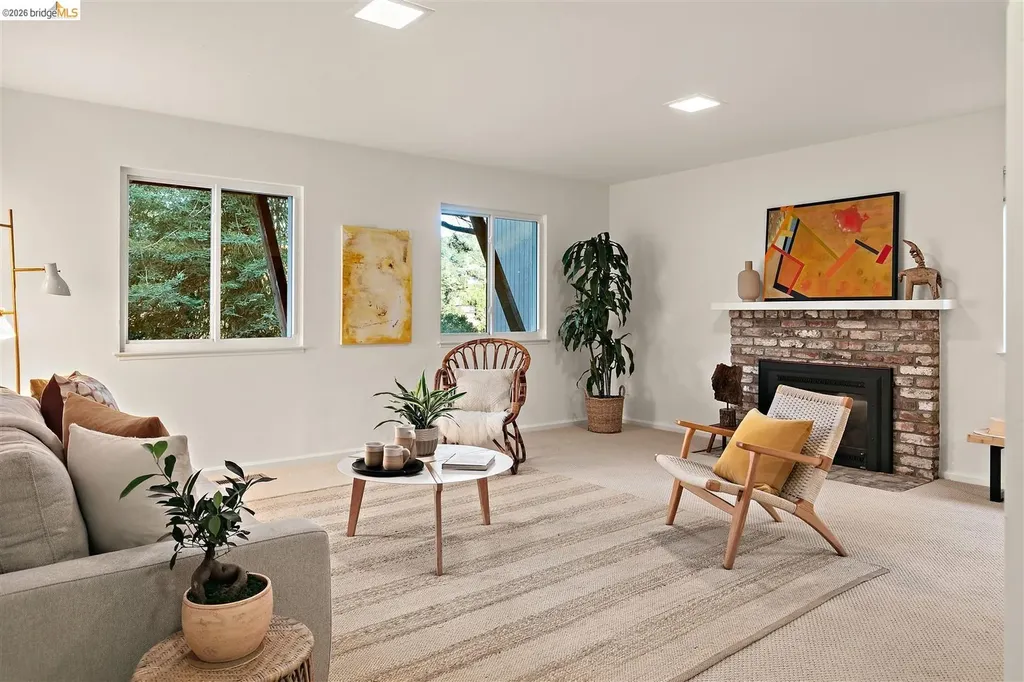 38 Drake Lane Oakland CA 94611
