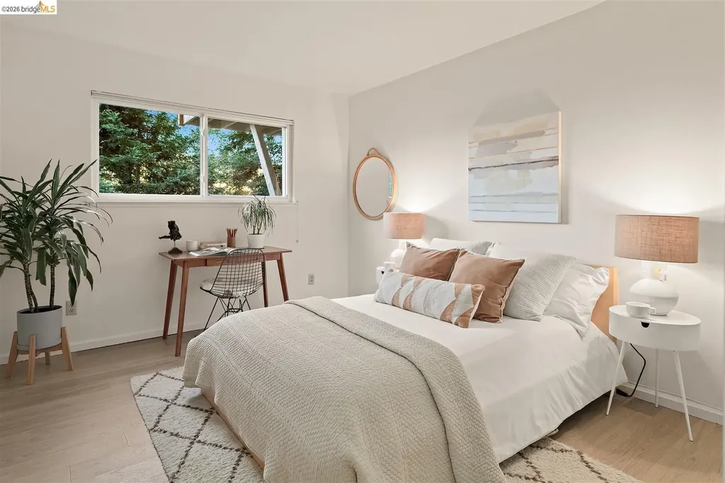 38 Drake Lane Oakland CA 94611