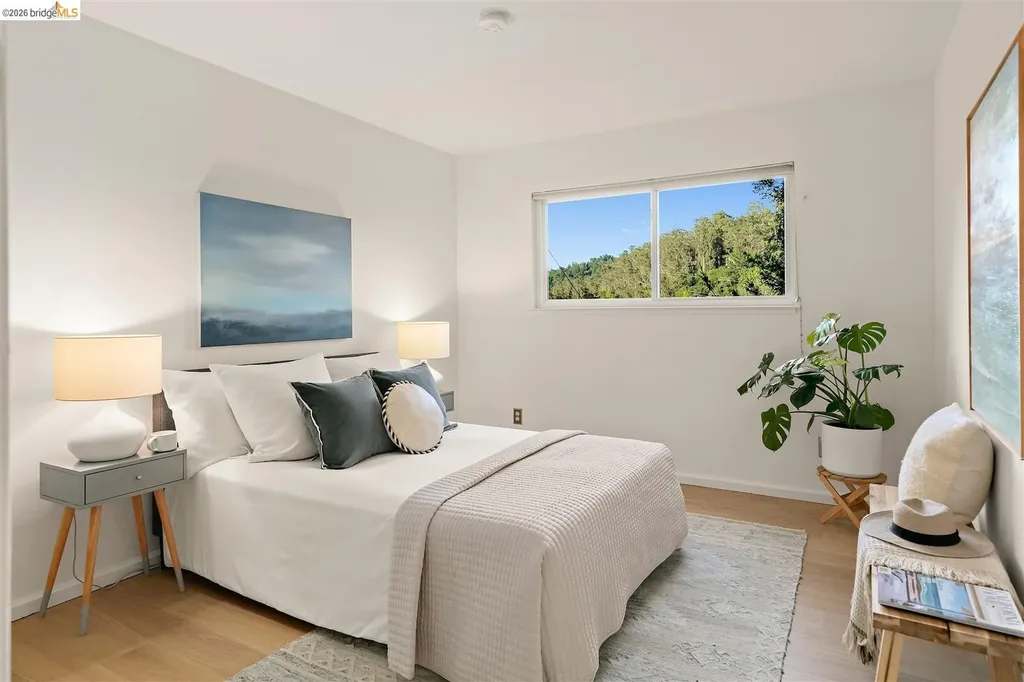 38 Drake Lane Oakland CA 94611