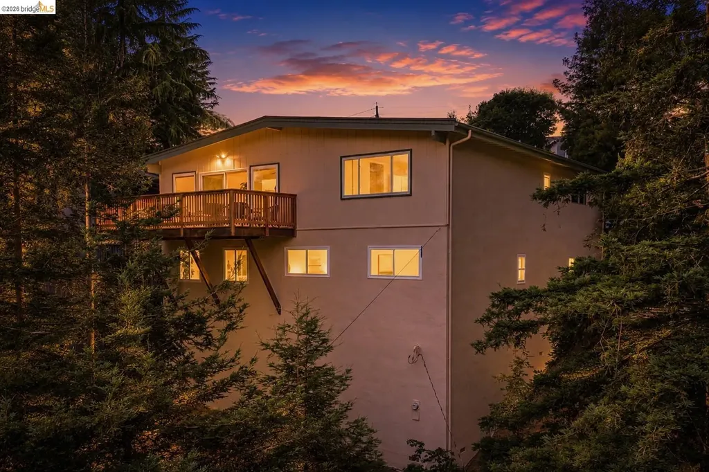 38 Drake Lane Oakland CA 94611