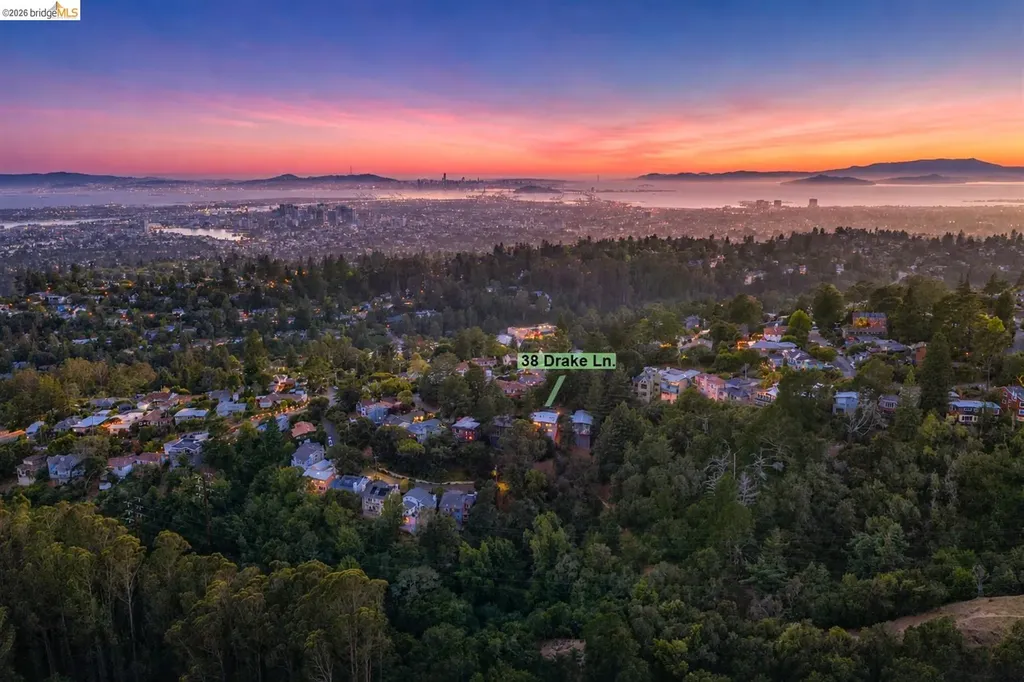 38 Drake Lane Oakland CA 94611