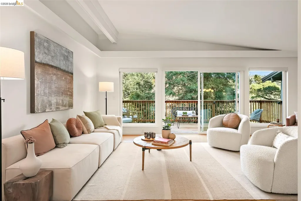 38 Drake Lane Oakland CA 94611