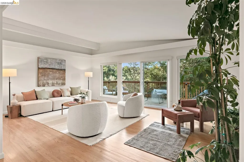 38 Drake Lane Oakland CA 94611