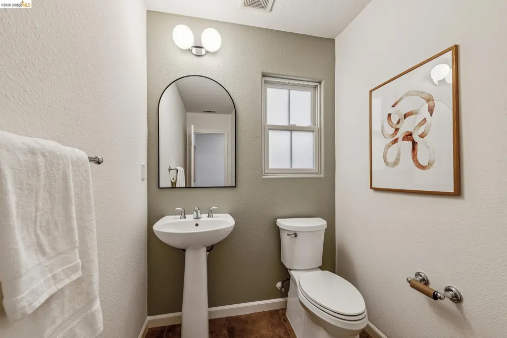 2331 Haile Street Alameda CA 94501