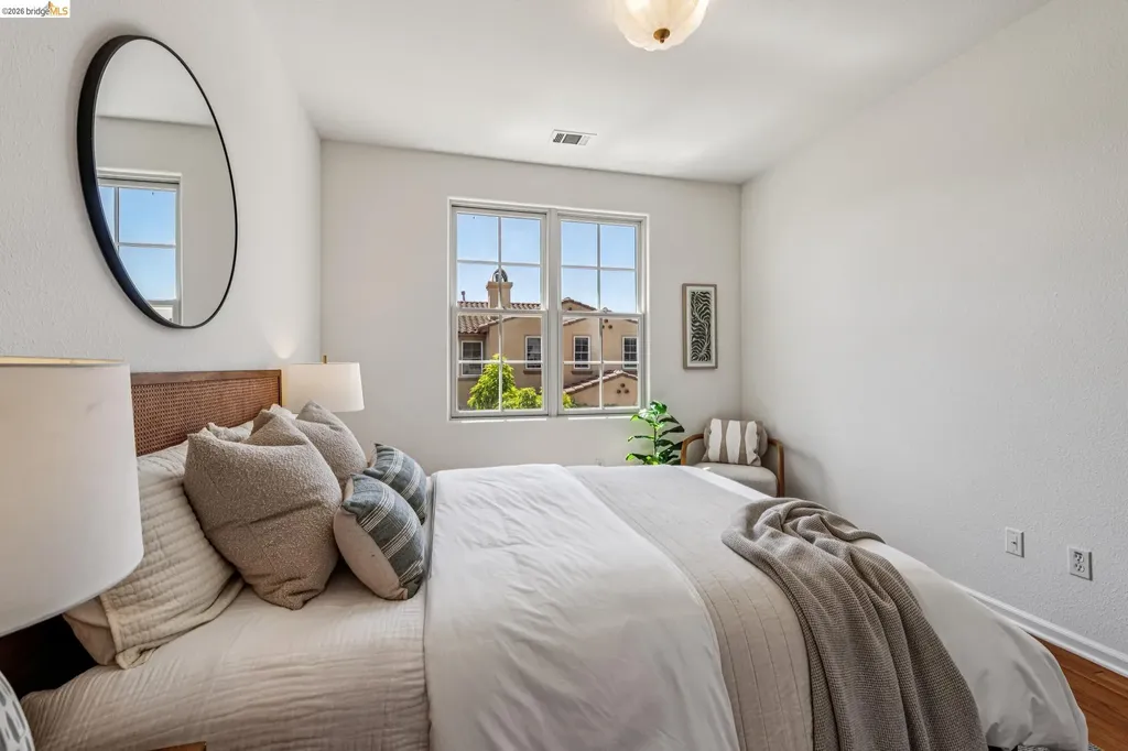2331 Haile Street Alameda CA 94501