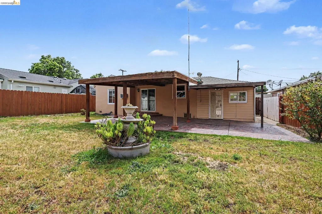 249 Madison Avenue Bay Point CA 94565